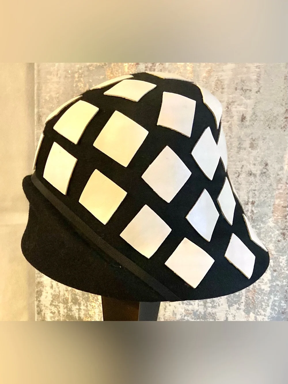 Favorette Black Felt Hat with Subtle Label Detail